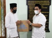 Ramadhan, Santri Bagi Bingkisan Bagi Warga Miskin