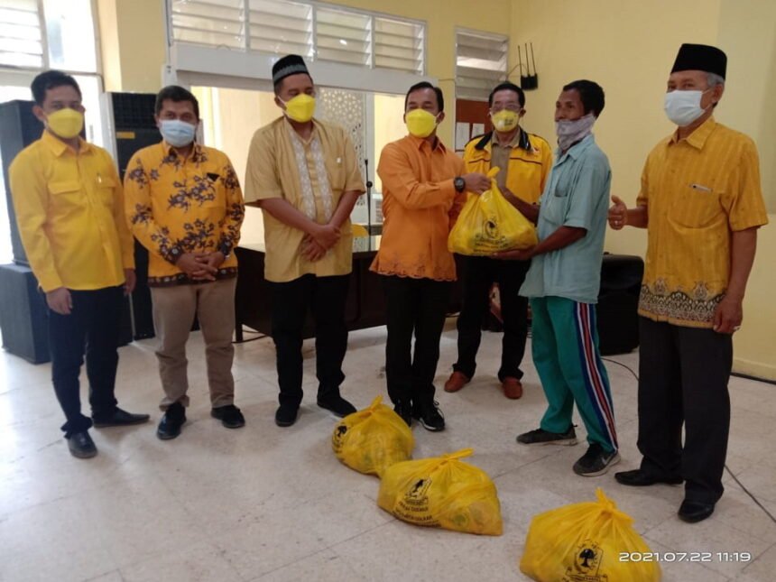 DPD Golkar Jateng Bagikan Seribu Paket Daging Kurban Kepada Masyarakat