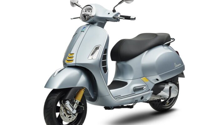Vespa GTS, Model Teratas Vespa Yang Berikan Semangat Berkendara Penuh Eneri dan Sporty