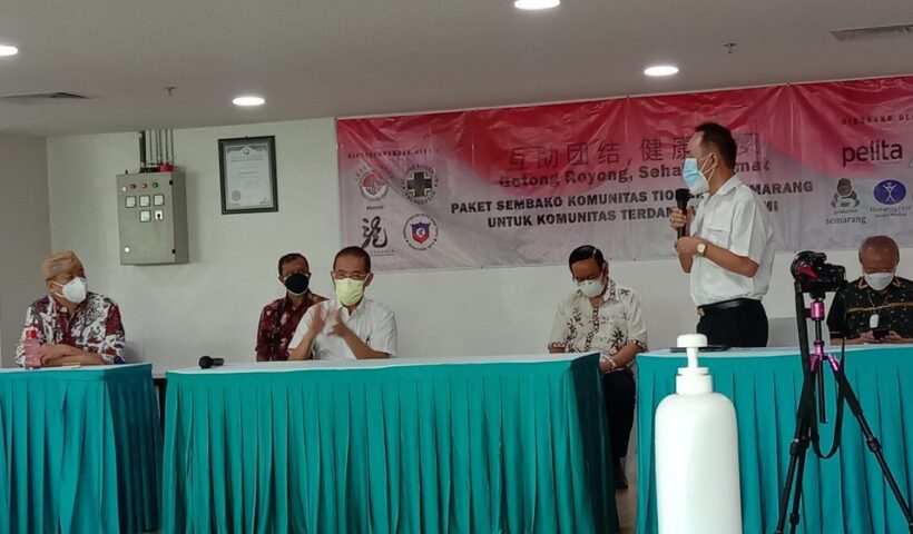 Kurangi Dampak Pandemi, Yayasan Kesehatan Telogorejo, PORINTI dan Komunitas Tionghoa Semarang Bagikan 5000 Sembako