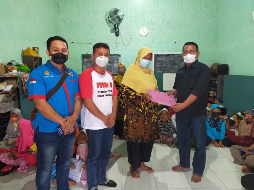 KNPI Kota Semarang Gelar Bakti Sosial dan Ajarkan Anak-anak Pentingnya Penerapan Prokes