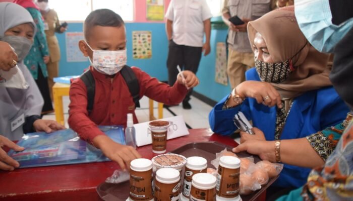 Bunda PAUD Erna Husein Pantau Pelaksanaan PTM Jenjang PAUD