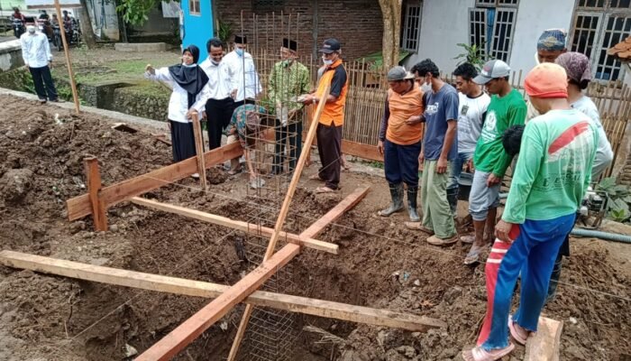 Pembangunan Mushola MI Robithotut Talamidz Gumelar Lor Tambak Dimulai