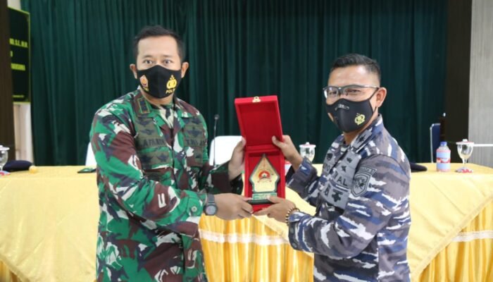 Komandan KRI Bima Suci-945 dan Siswa Taruna/i AAL, Kunjungi Markas Kodim 0703/Cilacap