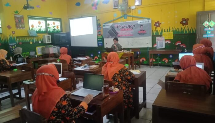 MI Darul Hikmah Bantarsoka Gelar Workshop Karya Tulis Ilmiah