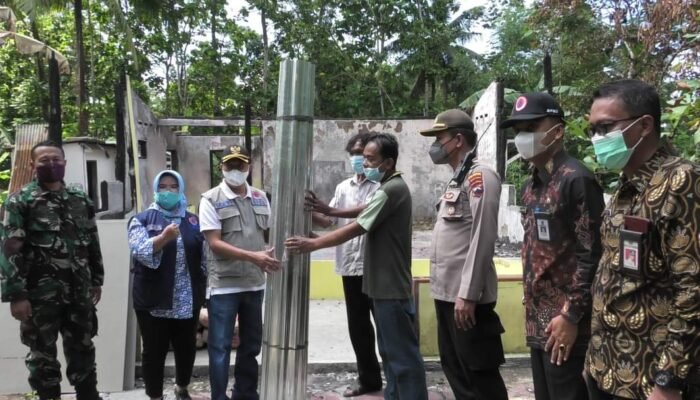 Wabup Sadewo Serahkan Bantuan untuk Korban Bencana
