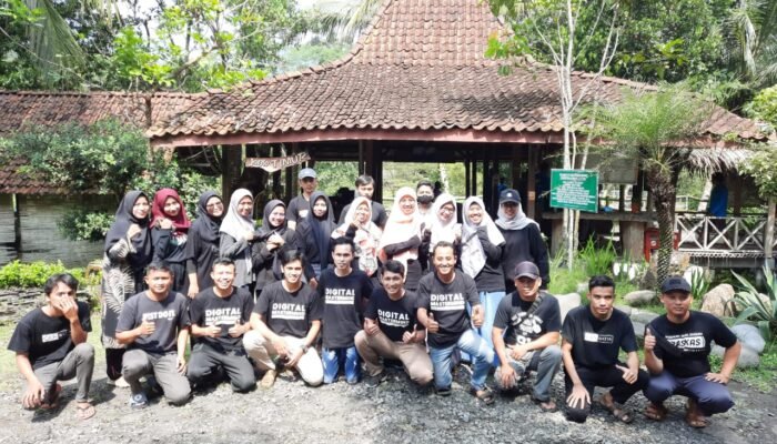 Tingkatkan Skala Bisnis, Pelaku Bisnis di Banjarnegara Belajar Digital Marketing secara Rutin