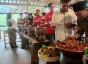 Kangen Masakan Desa? Datang Saja ke Tampah Jowo Sukirah, Makan Sambil Lihat Pemandangan Alam