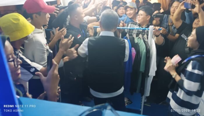 Pemuda Semarang dan Zulkifli Hasan Borong Kaos Berkualitas dan Goyang di Event Clothing Semarang