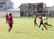 Meriahkan Hari Pelajar Internasional, Pena Mas Ganjar Ajak Santri di Karanganyar Bermain Fun Football