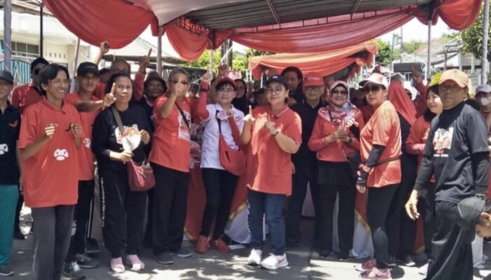 Hadiri Jalan Sehat, Ribuan Warga Panggung Lor Semarang Utara Tegaskan Siap Menangkan Agustin Iswar