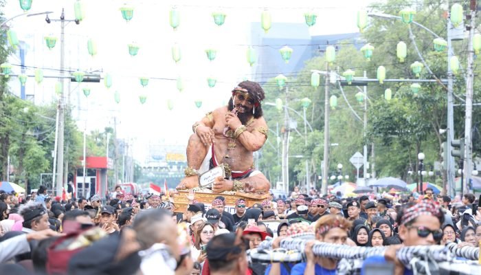 Pawai Ogoh – Ogoh Tutup Kemeriahan Rangkaian Festival Seni Budaya Lintas Agama di Kota Semarang
