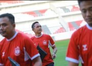 Kahudi Wahyu Pantau Pemain Seleksi Pada Gelar Latihan Perdana