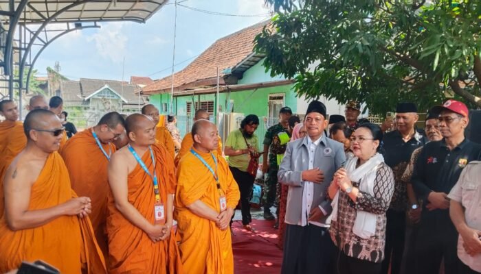 Wali Kota Agustina Sambut Biksu Thudong dengan Semangat Semarang Damai
